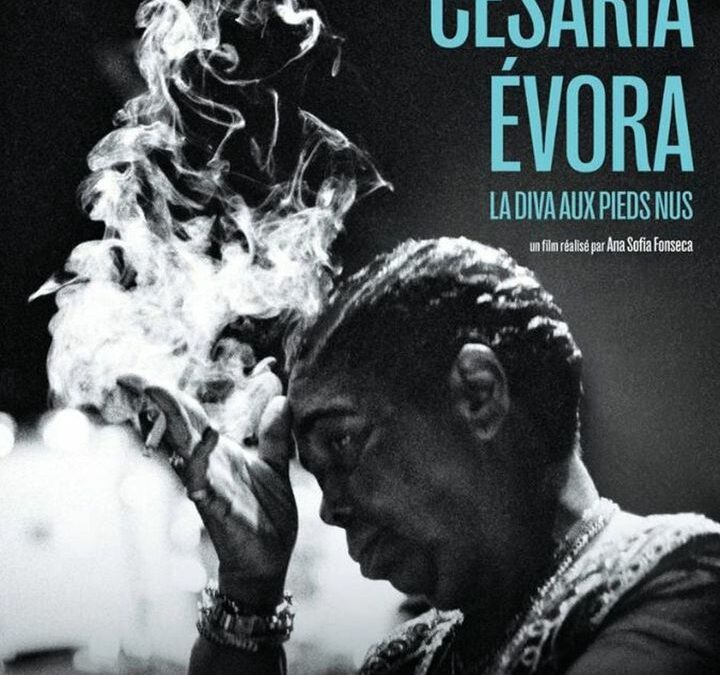 Poster Cesária Évora, la diva aux pieds nus" est un film réalisé par Ana Sofia Fonseca avec Cesária Évora.